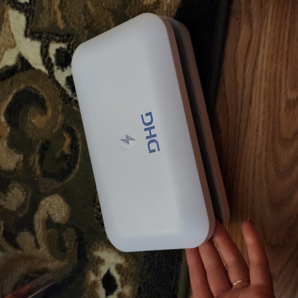 Sanitizer for phone